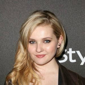 abigail breslin nude|Little Miss Sunshines Abigail Breslin poses topless at age 17